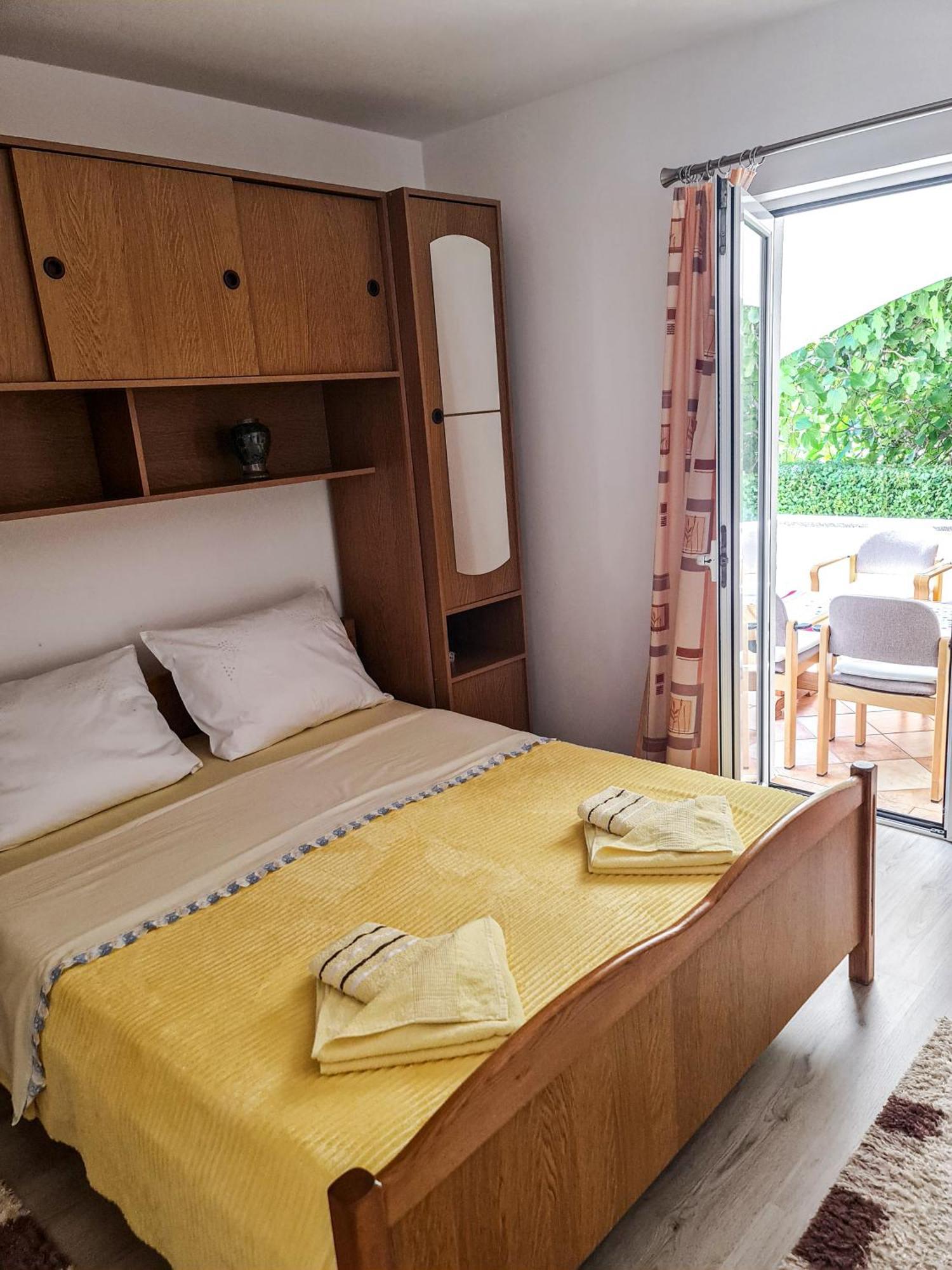 Apartments Benkovic Baska  Ngoại thất bức ảnh